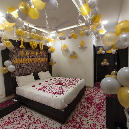 Hotel Dev Palace Ahmedabad Eksteriør bilde